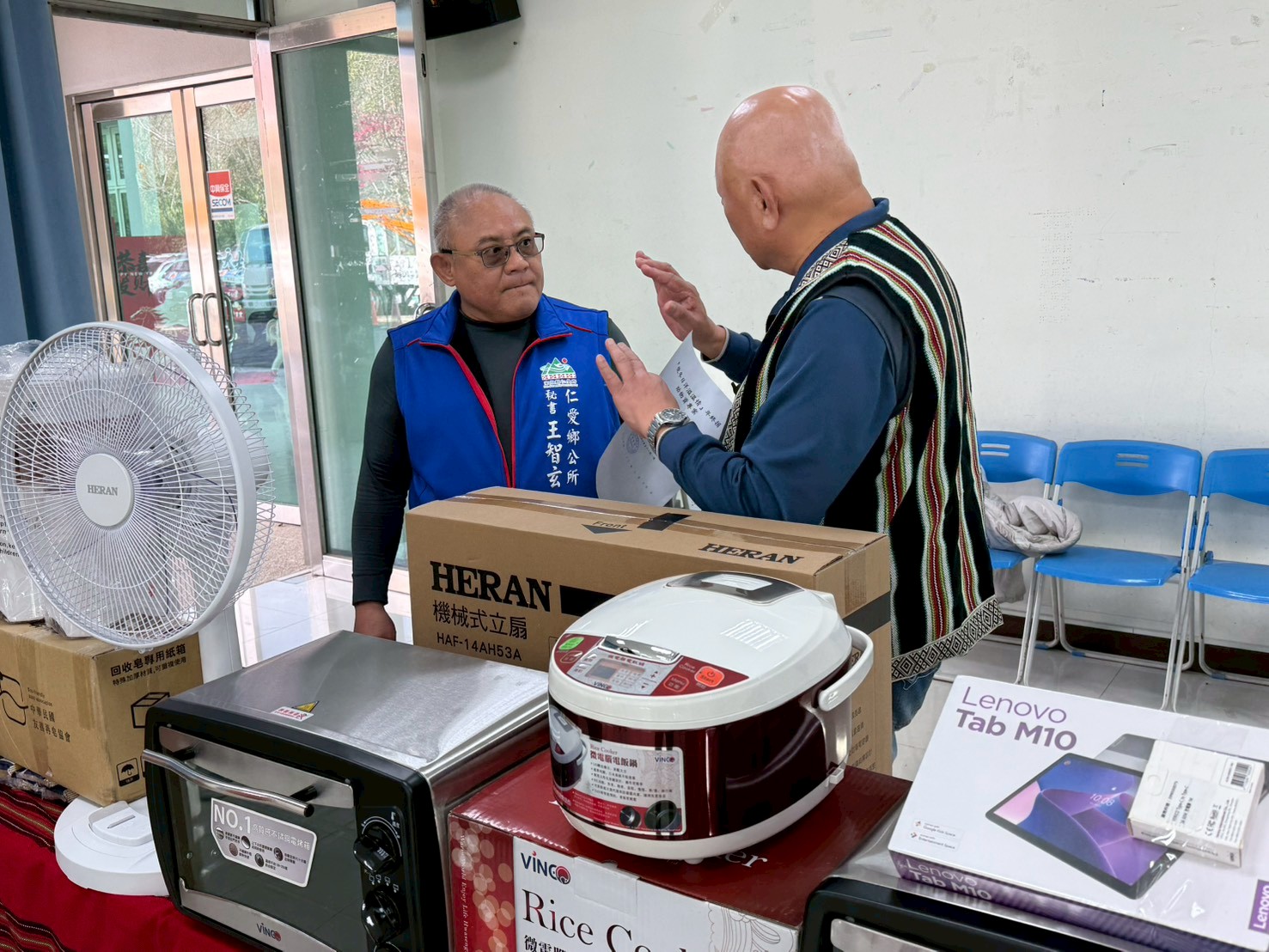 使冬日洋溢溫情-年終捐助物資活動